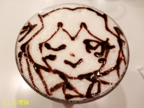 いちごのチーズケーキと、お絵かきカプチーノ