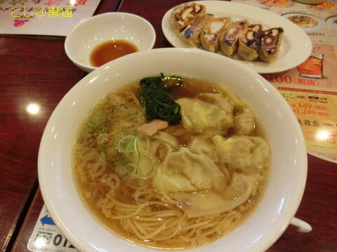 ワンタン麺と焼き餃子