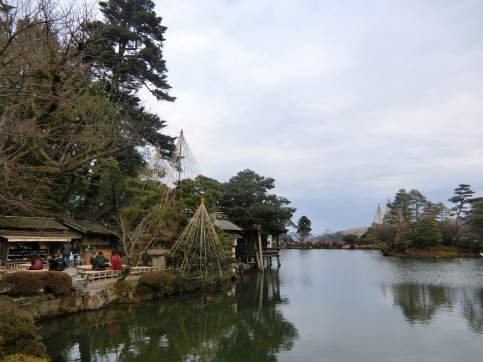 迎春 金沢 石浦神社 初詣 と 雪吊りの兼六園