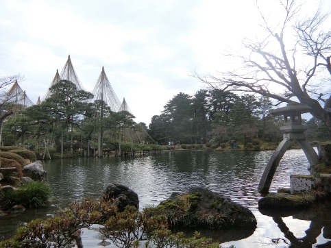 迎春 金沢 石浦神社 初詣 と 雪吊りの兼六園