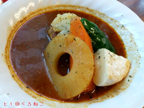 ふぉっくす紺子 × スープカレーカムイ MOFUMOFU 桃ハンバーグカレー