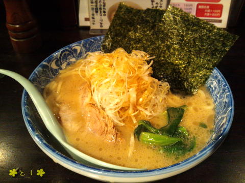 とんこつ醤油のネギラーメン