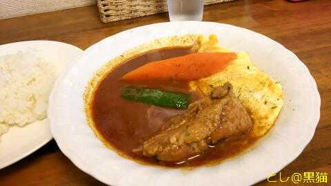 スープカレー カムイ チキンとチーズオムレツのカレー 3辛