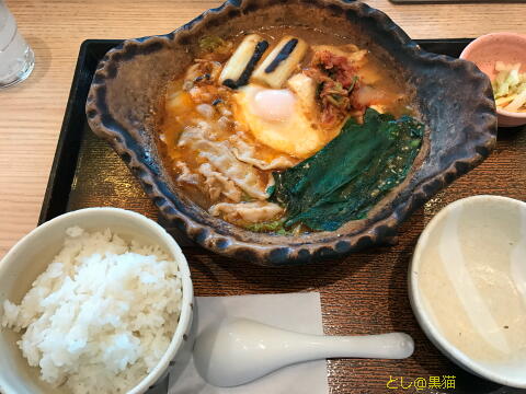 大戸屋で。旨辛味噌鍋定食