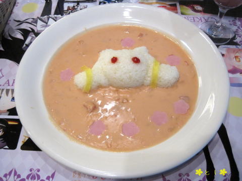 ピンクのキュウべえカレー