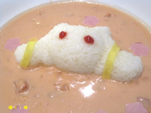 ピンクのキュウべえカレー