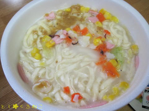 日清のどん兵衛 white 白ちゃんぽんうどん