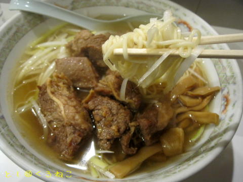 横浜 伊勢佐木町 唐桃軒 牛ばらラーメン