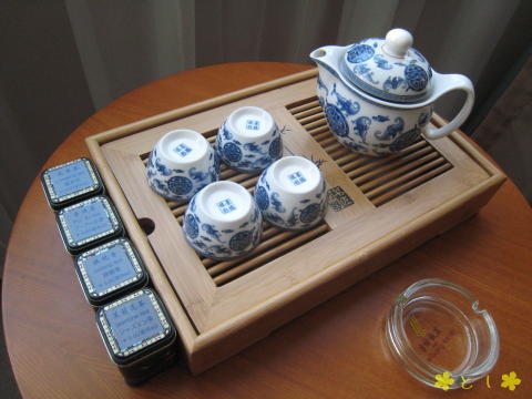 ホテルの烏龍茶セット