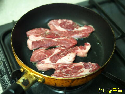 やわらか 生ラム肉ステーキ と シラス丼