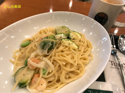 小エビと芽キャベツのレモンクリームパスタ 