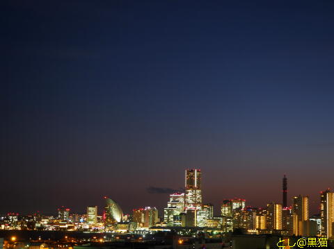 窓から見える夜景