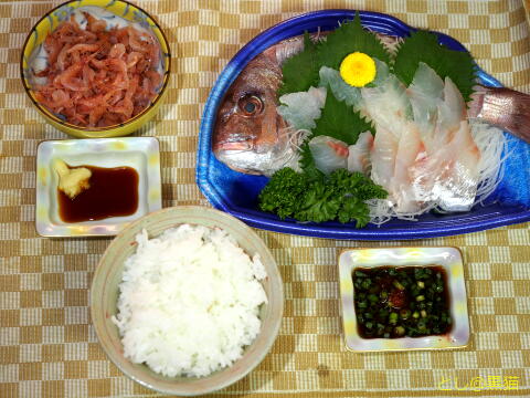 スーパーの鮮魚部で 900円で揃った