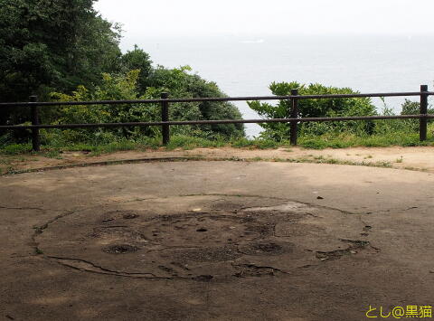 天空の城ラピュタ を 連想させる 猿島 散策